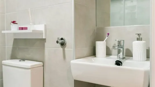 Rooms in Barcelona Sant Martí - photo 4