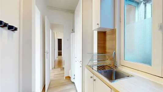 Rooms in Paris 8ème arrondissement - photo 9