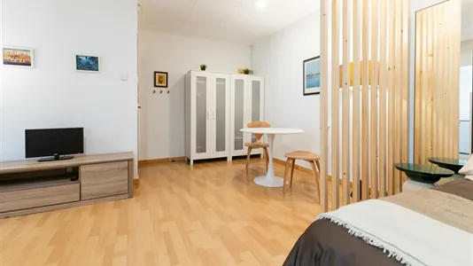 Apartments in Barcelona Eixample - photo 3