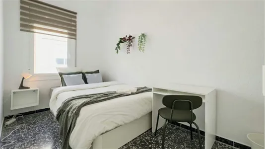 Rooms in Barcelona Eixample - photo 1