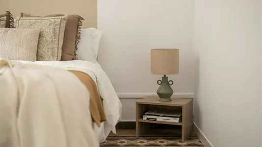 Rooms in Barcelona Ciutat Vella - photo 3