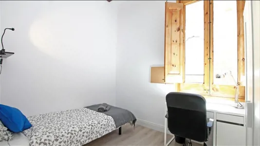 Rooms in Barcelona Ciutat Vella - photo 2