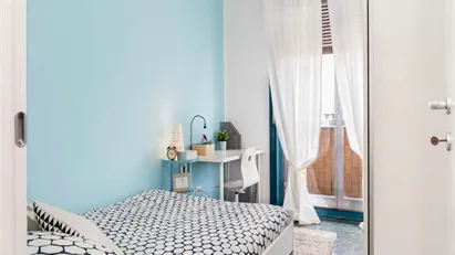 Room for rent in Milano Zona 6 - Barona, Lorenteggio, Milan