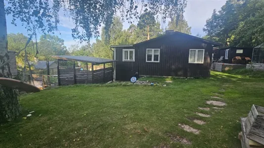 Houses in Lidingö - photo 1