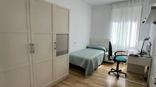 Rooms in Zaragoza - photo 1