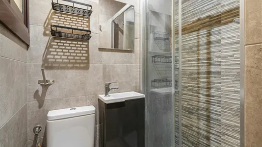 Rooms in Barcelona Ciutat Vella - photo 4