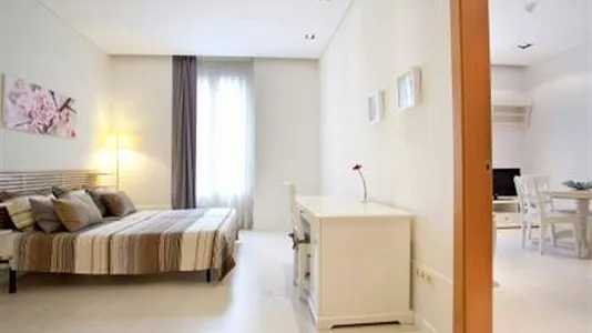 Apartments in Barcelona Eixample - photo 5