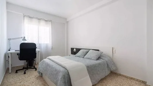 Rooms in Castellón de la Plana/Castelló de la Plana - photo 1