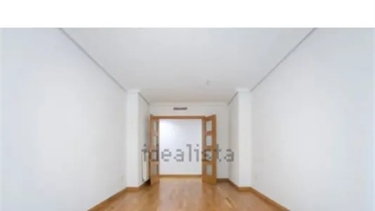 Apartments in Los Berrocales - photo 4