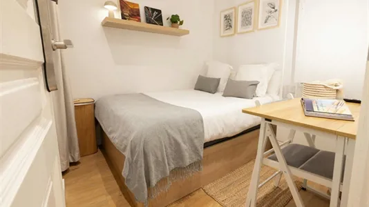 Rooms in Barcelona Eixample - photo 3