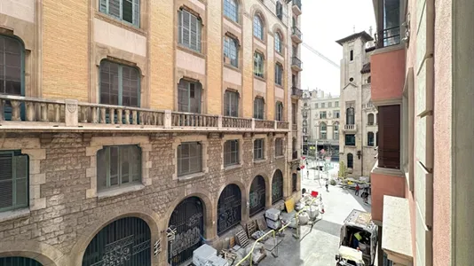 Rooms in Barcelona Ciutat Vella - photo 5
