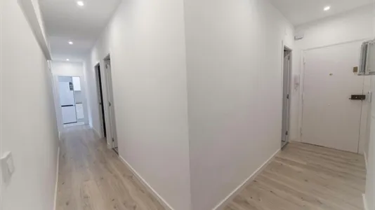 Rooms in Barcelona Sants-Montjuïc - photo 10