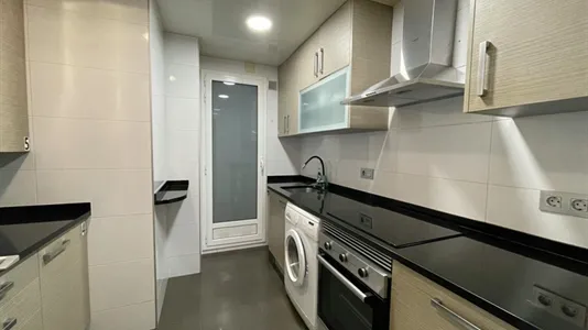 Rooms in Barcelona Sants-Montjuïc - photo 8