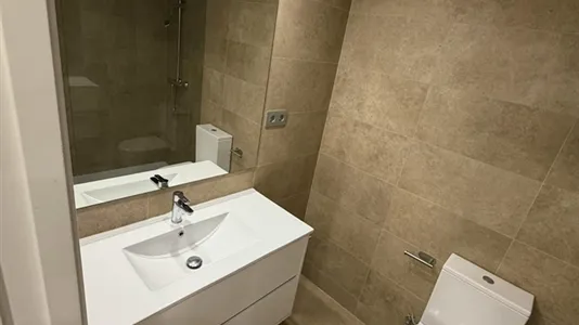 Rooms in Sabadell - photo 2