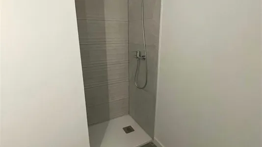 Rooms in Manises - photo 9