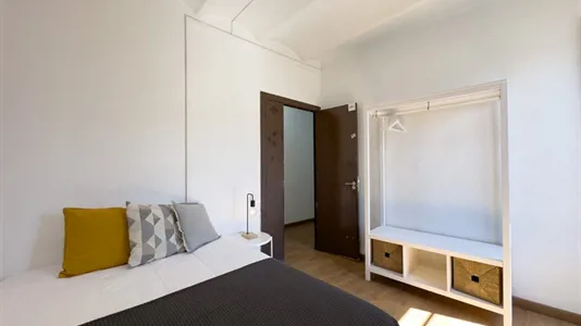 Rooms in Barcelona Ciutat Vella - photo 2