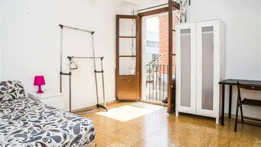 Rooms in Barcelona Ciutat Vella - photo 2