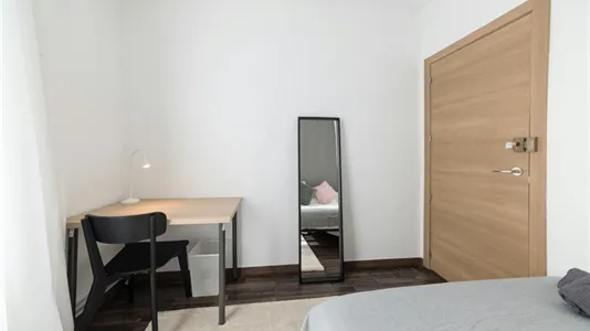 Rooms in Madrid Centro - photo 4