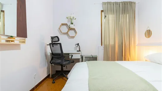 Rooms in Barcelona Eixample - photo 5