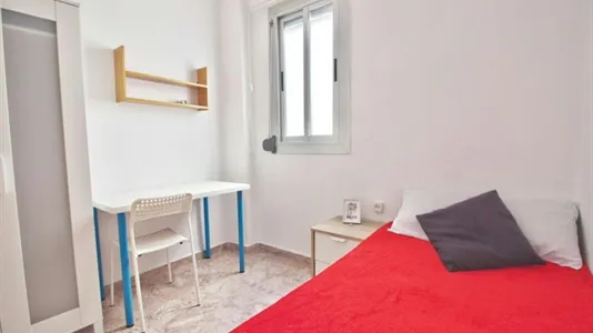 Rooms in el Camí de Vera - photo 3
