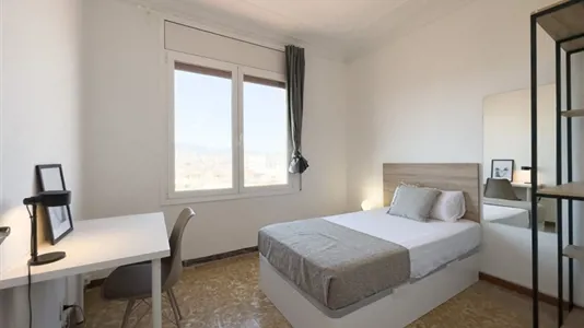 Rooms in Barcelona Ciutat Vella - photo 1