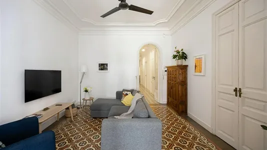 Rooms in Barcelona Eixample - photo 5