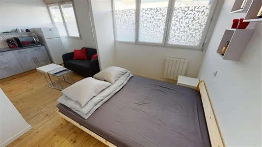 Apartments in Grenoble - photo 2