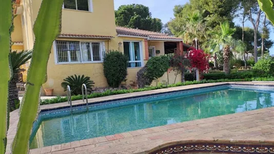 Houses in El Campello - photo 9