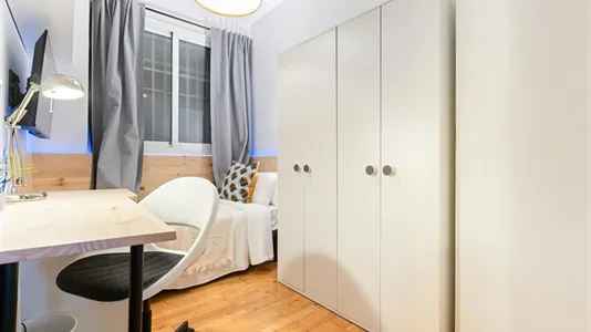 Rooms in Barcelona Gràcia - photo 4