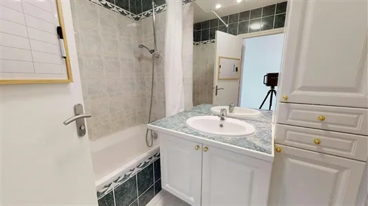 Rooms in Lyon - photo 9