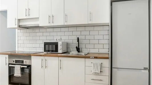 Rooms in Madrid Carabanchel - photo 9