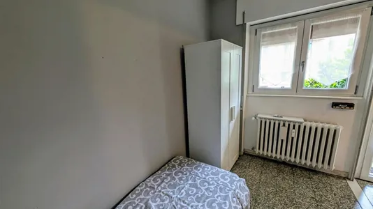 Rooms in Milano Zona 8 - Fiera, Gallaratese, Quarto Oggiaro - photo 2
