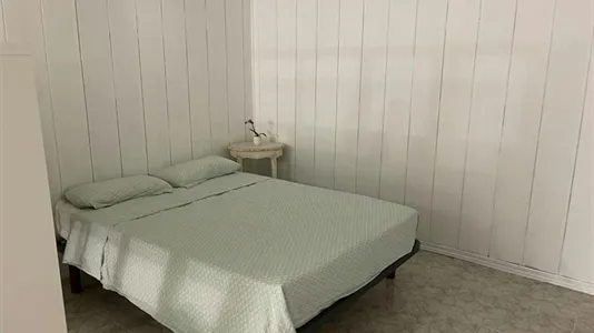 Rooms in Batres - photo 2