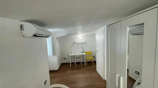 Rooms in Napoli Municipalità 2 - photo 2