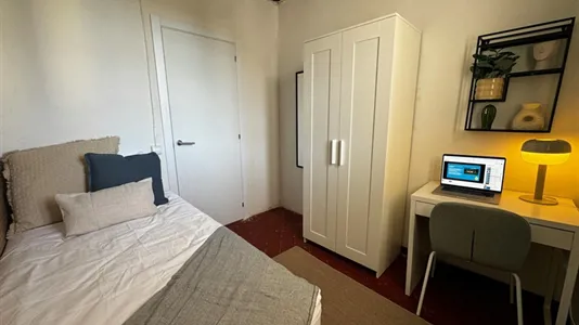 Rooms in Barcelona Ciutat Vella - photo 3