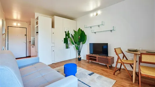 Apartments in Nîmes - photo 2