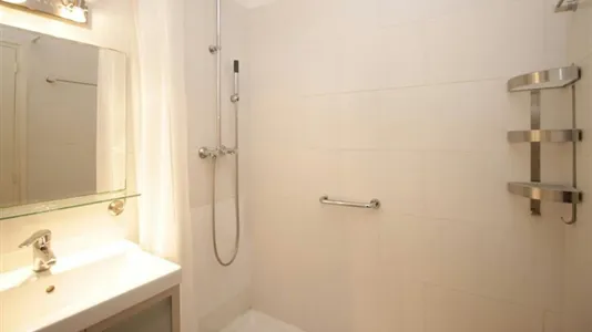 Rooms in Barcelona Sants-Montjuïc - photo 9