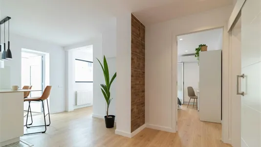 Rooms in Barcelona Sants-Montjuïc - photo 6