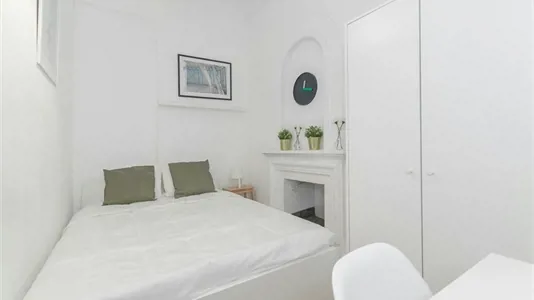 Rooms in Barcelona Eixample - photo 1
