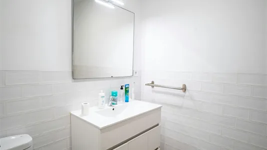 Rooms in Barcelona Eixample - photo 6