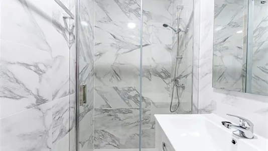 Rooms in Madrid Centro - photo 5