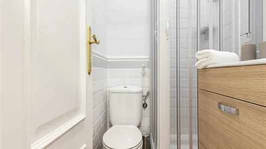 Rooms in Madrid Centro - photo 9