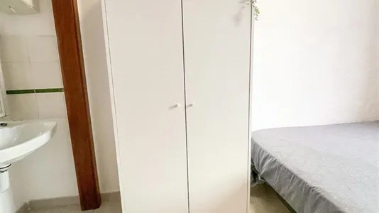 Rooms in Barcelona Ciutat Vella - photo 6