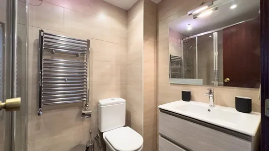 Rooms in Barcelona Eixample - photo 8