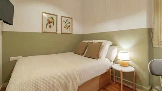 Rooms in Barcelona Eixample - photo 2