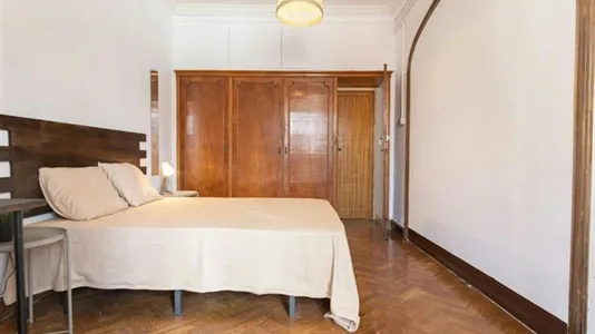 Rooms in Barcelona Eixample - photo 3