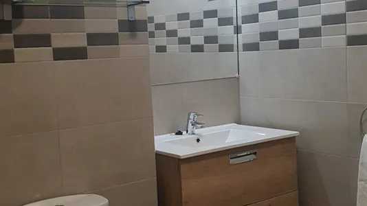 Rooms in Barcelona Ciutat Vella - photo 8