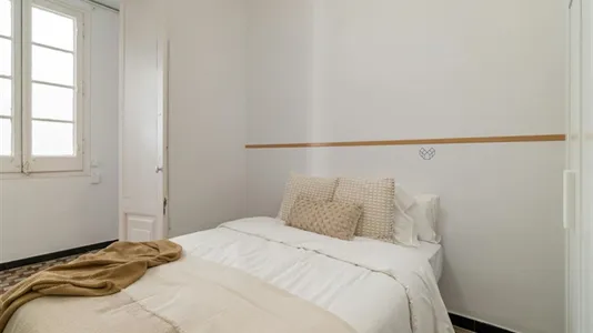 Rooms in Barcelona Ciutat Vella - photo 4