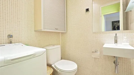 Rooms in Barcelona Eixample - photo 8