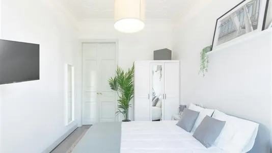 Rooms in Barcelona Eixample - photo 2